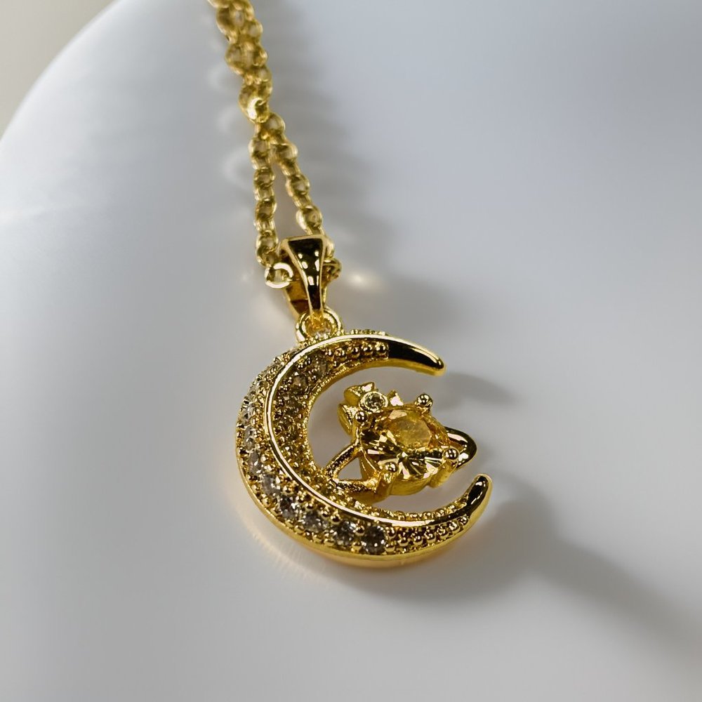 Gold 1.5 ct Yellow Round Cut Zircon Pendant Necklace